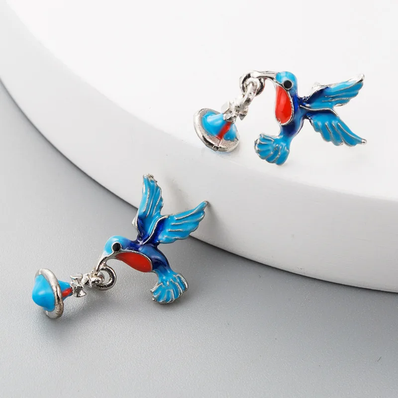 Fashionable exquisite simple hummingbird earrings female Korean net red with the same alloy drip oil wild