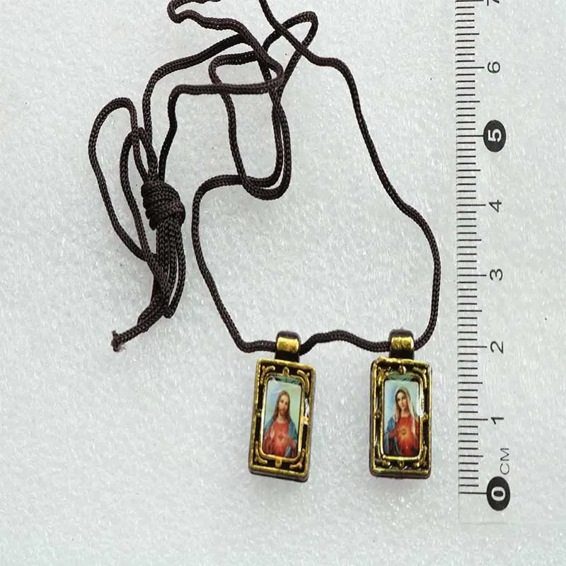 2 packs / plastic shoulder caps Catholic cheap rope chain with golden faced Virgin Carmel and Sacred Heart Jesus necklace