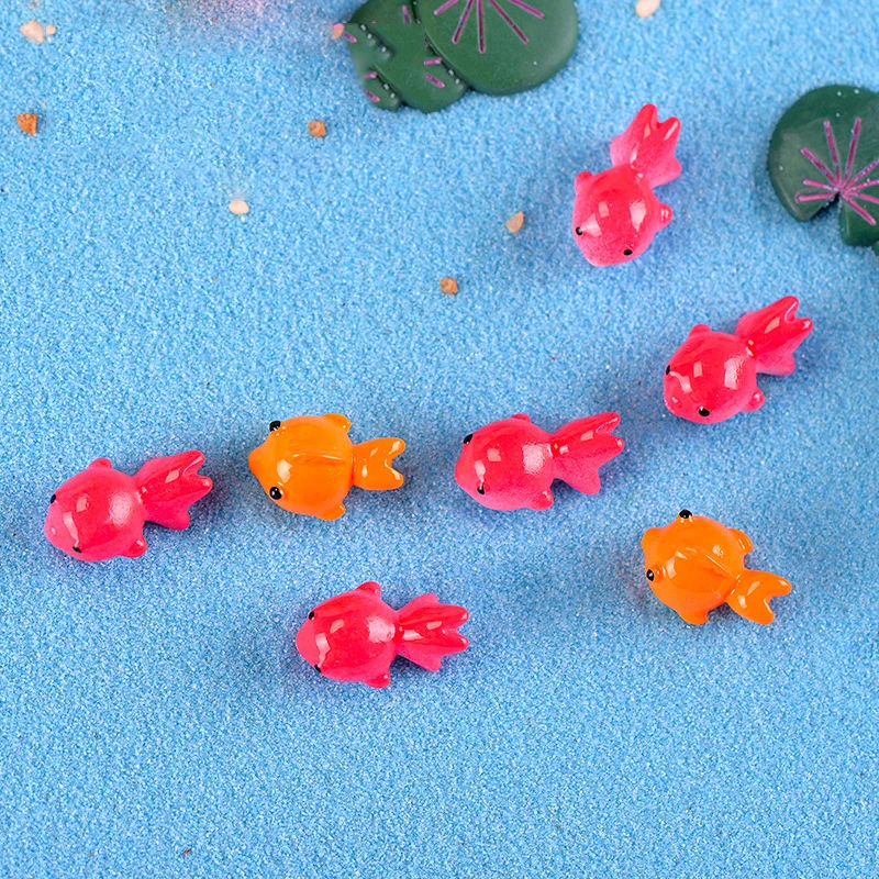 10 pcs Two-color Goldfish Moss Micro-landscape Zakka Mini Resin Crafts Pendulum DIY Cake Accessories Jewelry