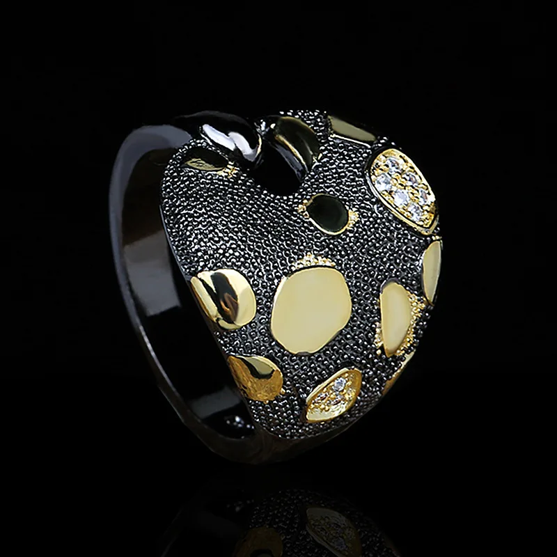 High-End Atmosphere Domineering Black Gold Hollow Ring For Women Anniversary Party Engagement Jewelry Vintage Gift