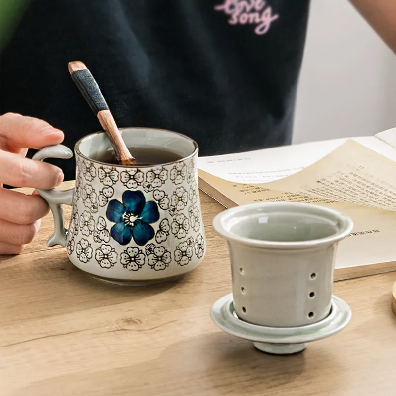 Blue and White Porcelain Tea Cup Ceramic Hand Painted Retro Water Separation Mug with Cover Filter Office Teacups Drinkware