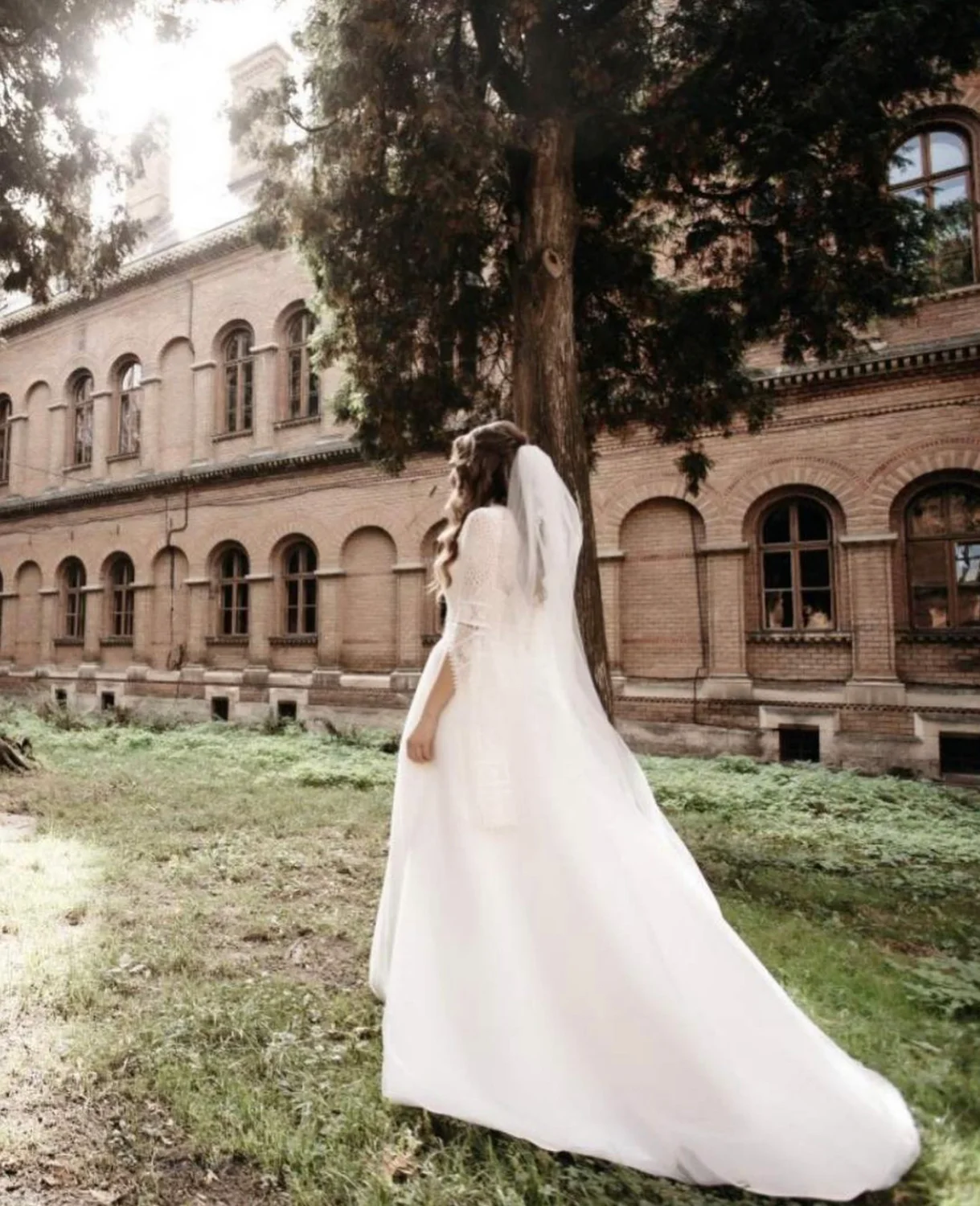 Robe de mariée en dentelle style Boho, ligne a, col haut, manches évasées, boutons au dos, longueur au sol, traîne, sur mesure, nouveau