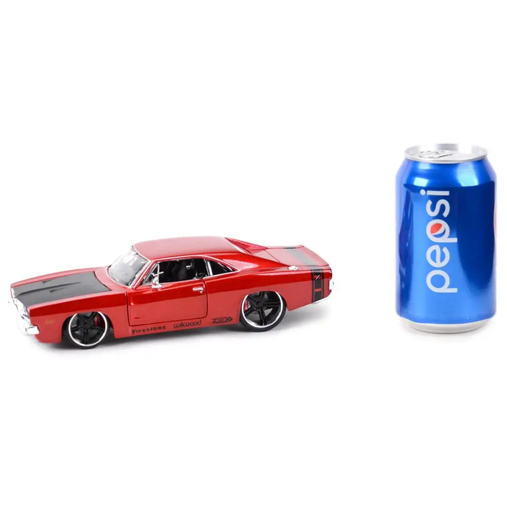 Коллекционная модель автомобиля Maisto 1:24 1969 Dodge Charger R T