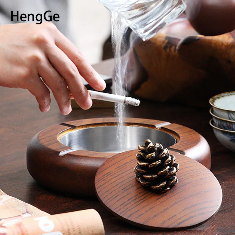 Black Walnut Wood Ashtray Retro Pine Cones Decorate Wooden Ash Tray with Lid Office Desktop Portable Ashtrays Gift for Boyfriend