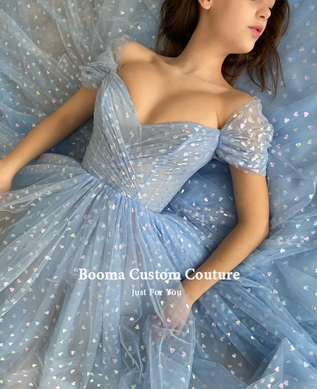 Booma Fairy Blue obfite suknie balowe 2022 Off the Shoulder V-Neck Midi suknie na bal maturalny plisowane Tea-Length-line suknie na przyjęcia weselne