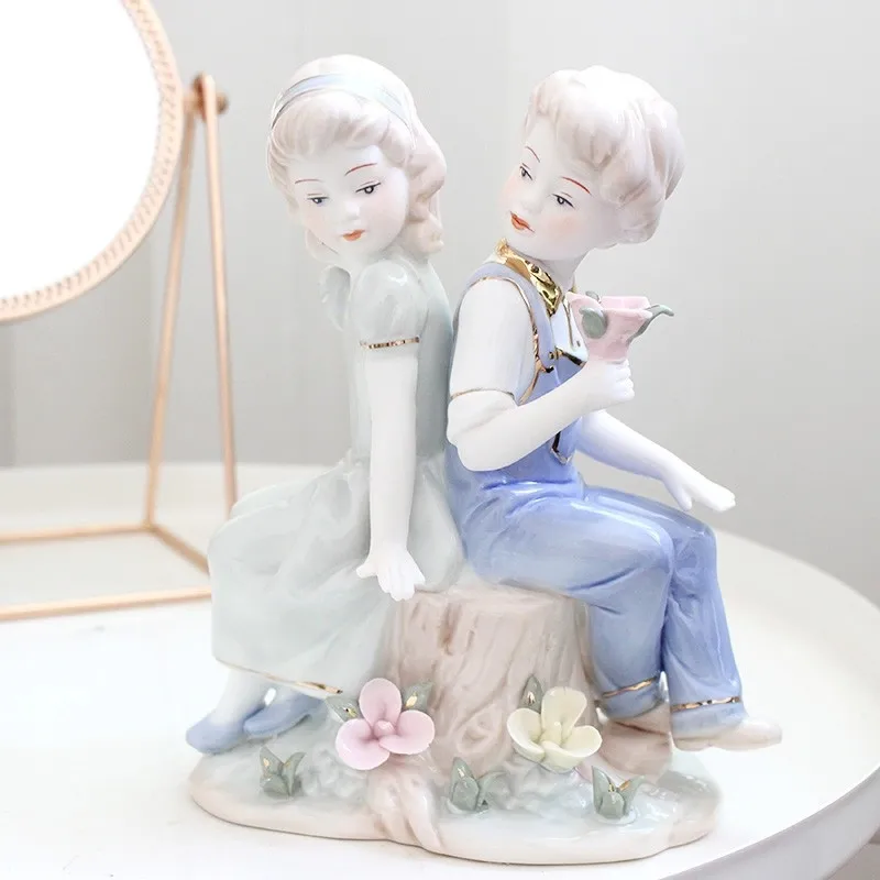 

EUROPEAN CUTE GIRL AND BOY ART SCULPTURE PORCELAIN COUPLES FIGURE FIGURINE CHARACTER STATUE CERAMICS CRAFT HOME DECORATION R5271