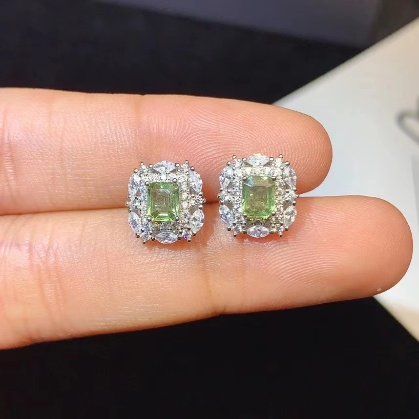 Dazzling Silver Gemstone Earrings Natural 4mm*5mm Natural Peridot Stud Earrings Fashion 925 Silver Peridot Earrings