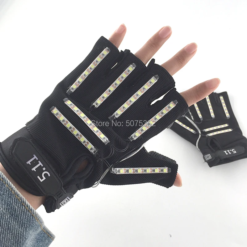 Guantes intermitentes LED de moda, luz brillante, medio dedo, Rave, suministros de baile, accesorios para espectáculos de escenario