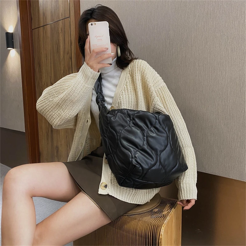 2021 Winter New Women Shoulder Bags Down Feather Padded Big Crossbody Hobo Bag Cotton Leather Female Large Capacity Shopper Tote