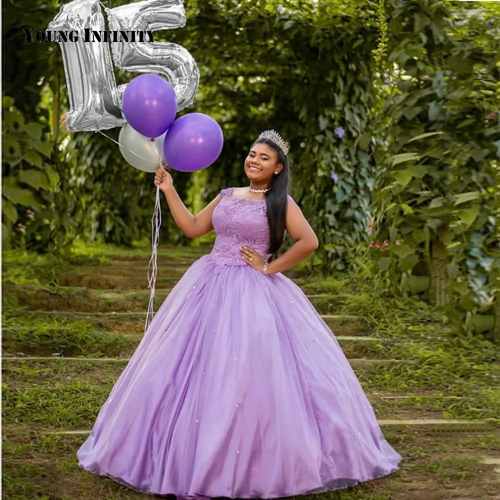 Romantische Iavender Bodenlangen Quinceanera Kleider Tüll Kappen-hülsen Spitze Appliques Perlen Sweep Zug Ballkleid 2021 Party Kleid