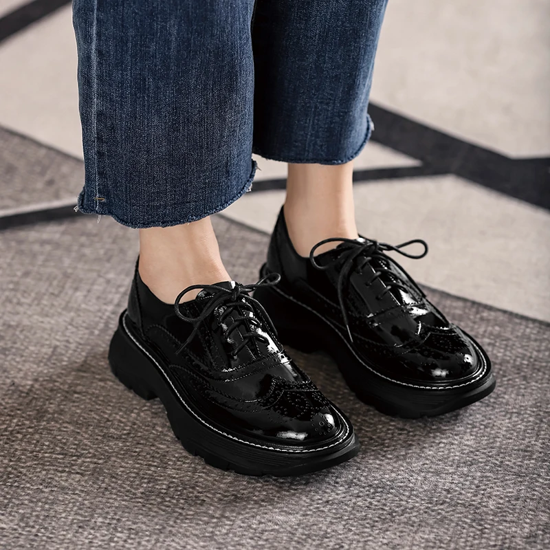 Oxfords Shoes for Women Real Cow Leather Lace Up Round Toe Black White Vintage Brogue Shoes Female 2021 Spring Platform Shoes