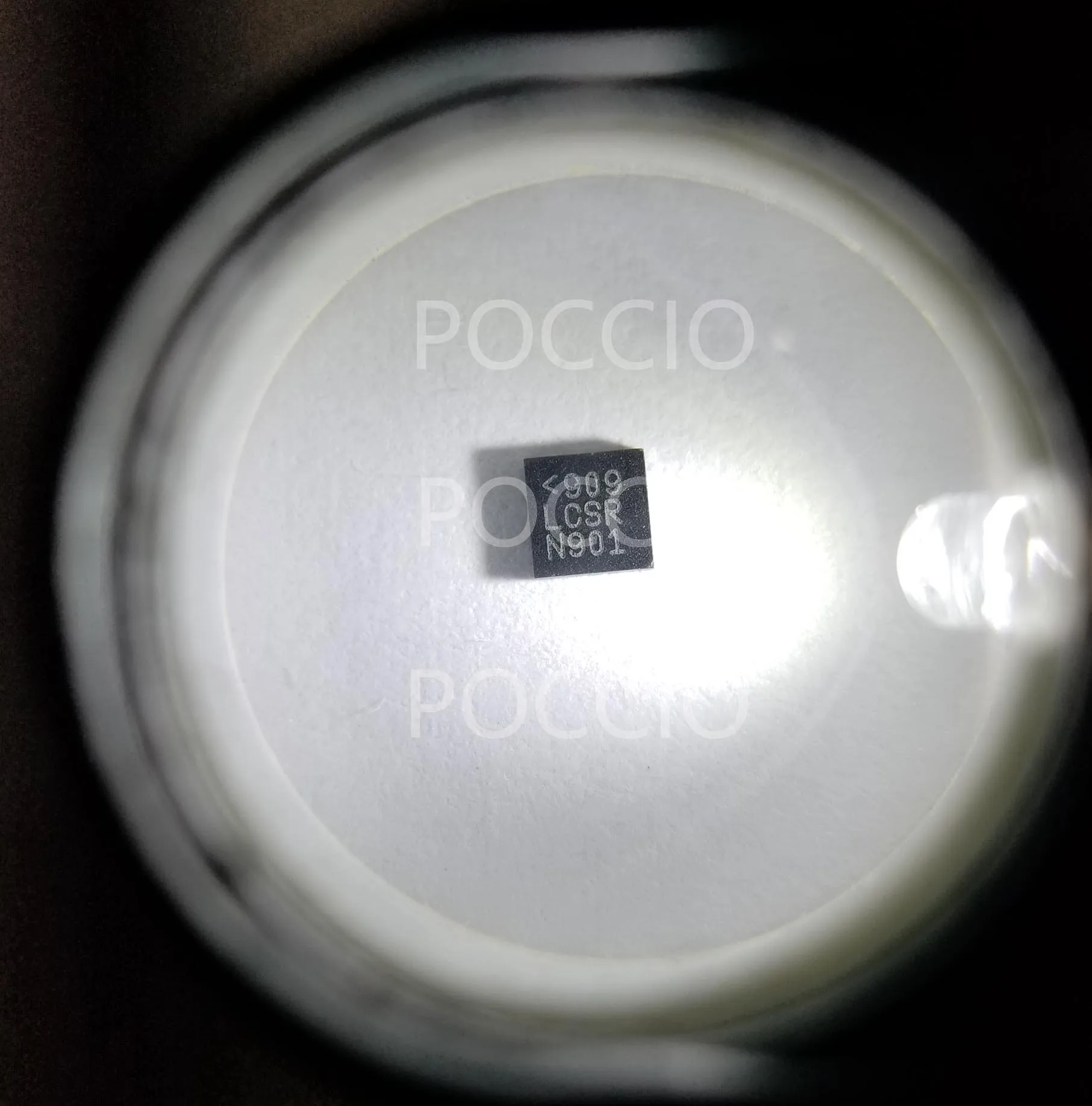 LTC3545EUD LTC3545IUD LTC3545EUD-1 LTC3545IUD-1 LTC3545 LGFG LDYS - Regulador Step-Down síncrono triplo 800mA - 2,25 MHz