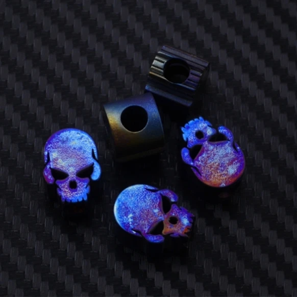 1PC Titanium Alloy Roasted Blue Skull EDC Paracord Beads Knife Beads Rope Cord Beads Lanyard Pendants Outdoor Accessories