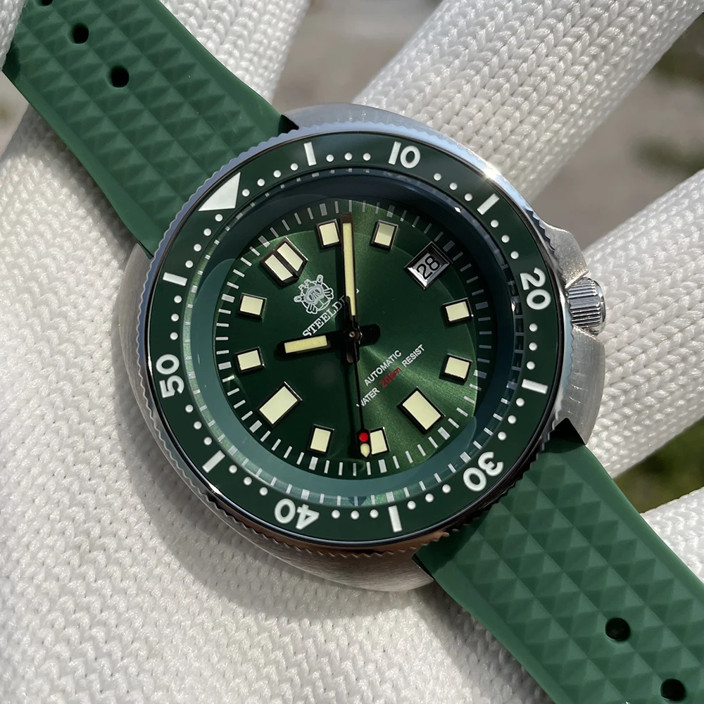 Steeldive SD1970 witte datum achtergrond 200M waterdicht AR-coating saffierglas NH35 6105 schildpad automatisch duikhorloge