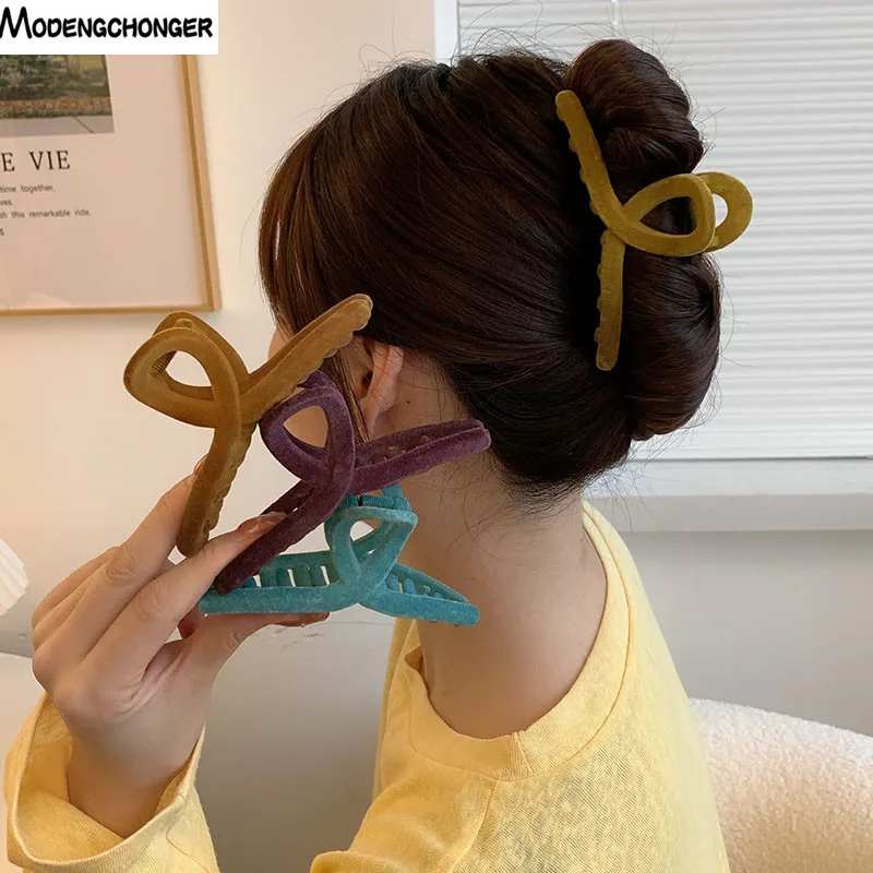 Winter Retro Flannel Hair Claw For Women Girls Hair Crab Velvet Metal Solid Color Hairpins Hair Accessories Headdress Ornaments