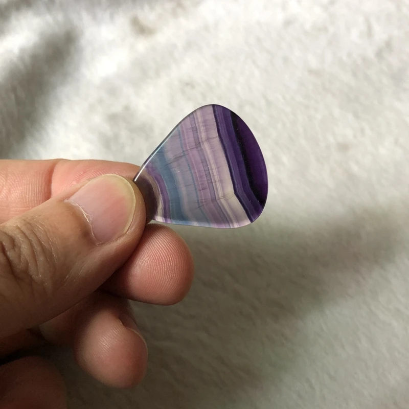 Wholesale 1pcs Rainbow Fluorite Bead, Guritar pick,Natural Stone Crystal Guitar pick,Finger Pick,27x31x2.8mm