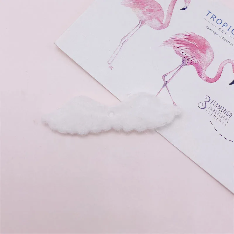 80 Stück/Los 4,5*1,2CM Kleine Zweiseitige Flauschige Filz-Engelsflügel-Applikationen für DIY Kinder-Haarspangen-Zubehör und Aufnäher – Detail 5
