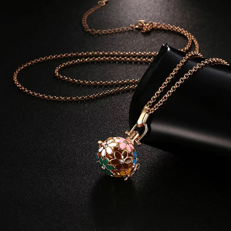 2020 Popular Multi Styles Hollow Vintage Necklace Jewelry Music Ball Pregnancy Bell Necklace Aroma Essential Oil Locket Pendant