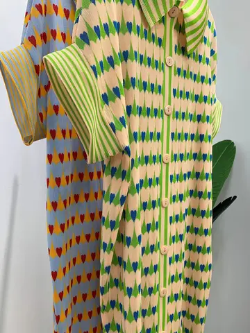 मियाके प्लीटेड हार्ट्स लव प्रिंटेड ड्रेस महिलाओं के लिए स्प्रिंग समर कार्डिगन सिंगल ब्रेस्टेड एलिगेंट फ्लेयर स्लीव डिज़ाइनर कपड़े 8 best sales मियाके पोशाक - №2