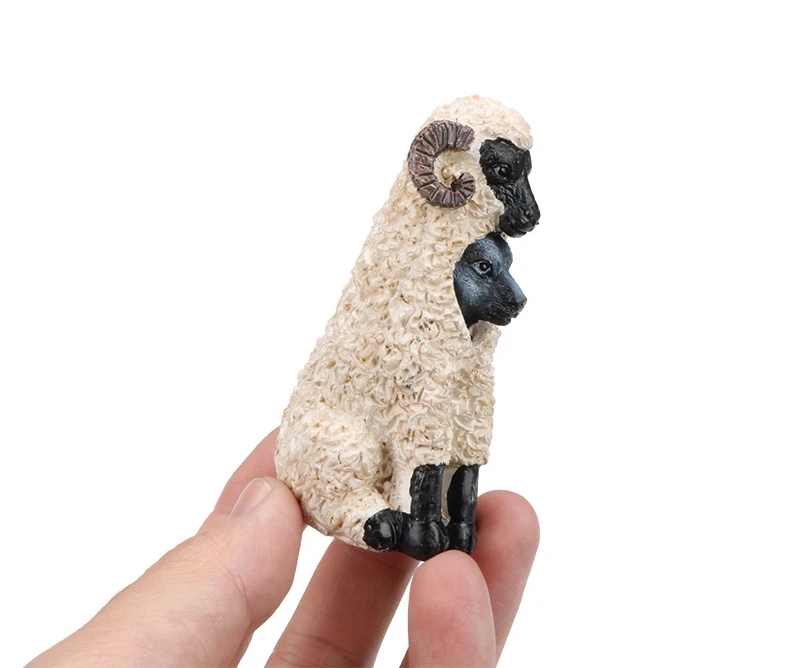 resin figure mental psychological sand table game box court therapy Wolf in sheep's clothing '