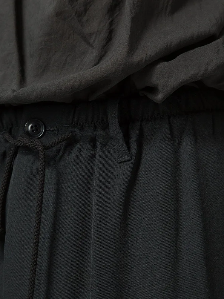 الربيع والخريف الرجال مصفف الشعر الجديد أزياء مرونة الخصر عارضة السراويل السوداء واسعة الساق السراويل مع حزام من تسعة