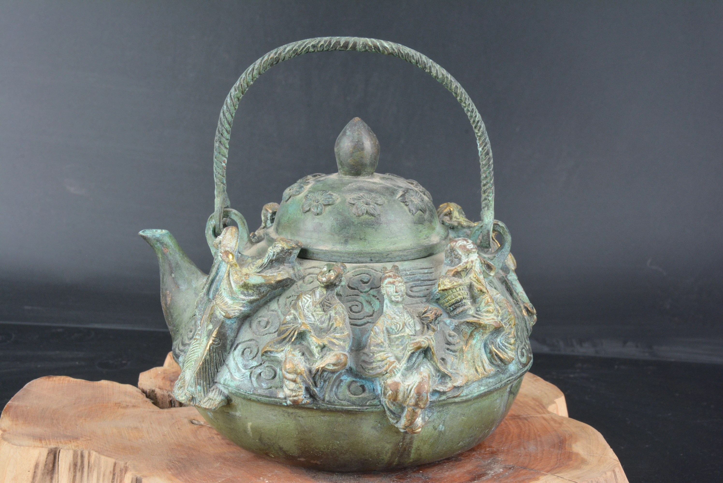 

Collection Qing Dyansty bronze 8 Fairies teapot