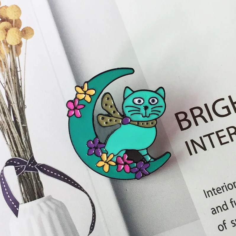 New fashion cartoon moon flower cat metal brooch cute funny cat badge brooch children\'s clothing accessories accessories gifts