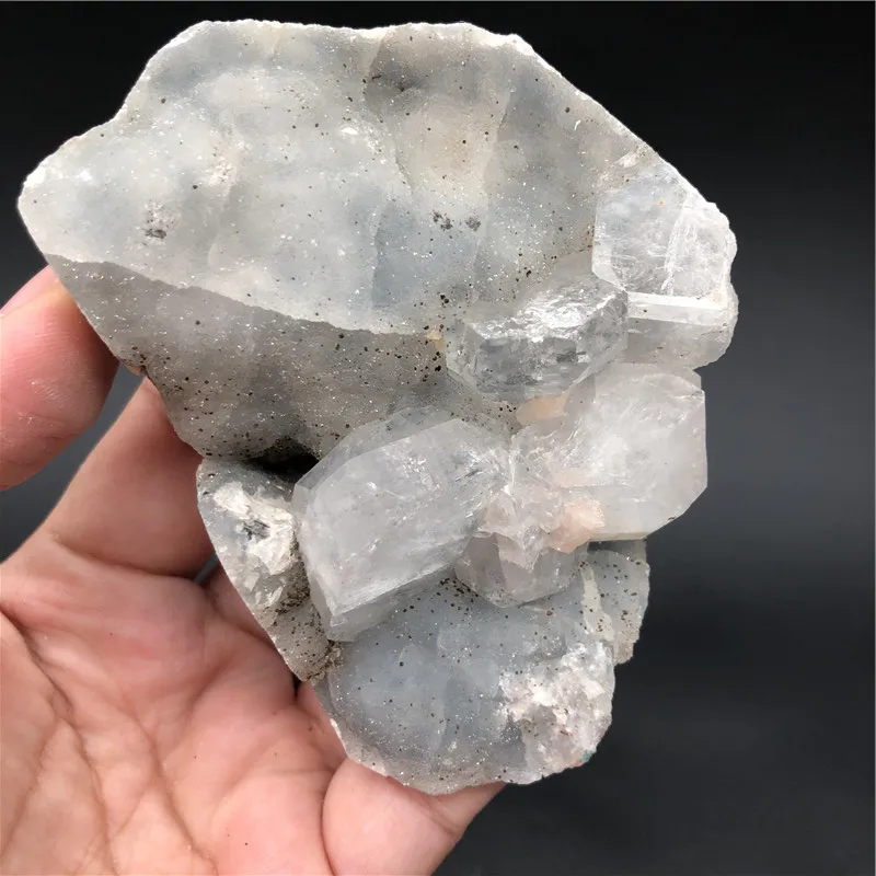 0.25kg Natural crystal fish-eye mineral specimens are arranged specimen home decorative stone collection and appreciation
