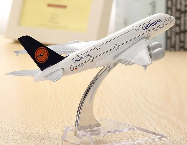 

A380 Lufthansa Airplane Aircraft Model 16cm Airline Aeroplan Diecast Model Collection Decor Gift Toys For Children