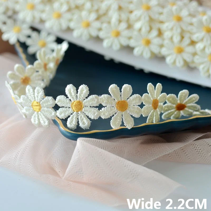 2.2CM Wide Beautiful White Embroidered Daisy Lace Fabric 3d Flowers Lace Ribbon Dress Collar Hats Headwear Sewing Trimming Decor