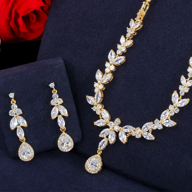 CWWZircons 3pcs Women Costume Big Gold Plated Jewelry Set Shiny Cubic Zirconia Drop Dubai Brides Necklcae Earrings Bracelet T370