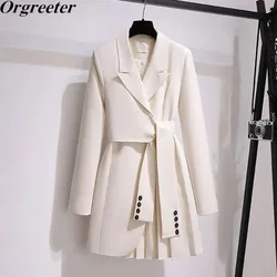 Abito bianco temperamento moda coreana autunno nuovo pizzo vita dentellata manica lunga Mini abiti Blazer pieghettati per le donne