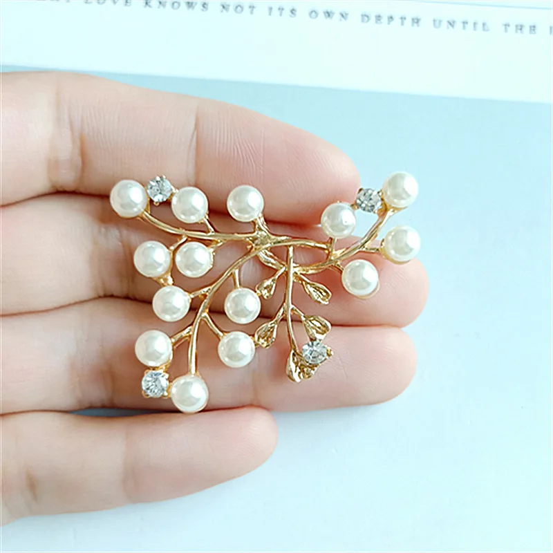 20pcs/lot Fashion Gold Color Leaf Hollow Leaves Charms Pendant For Necklace wedding Jewelry brooch Accessories