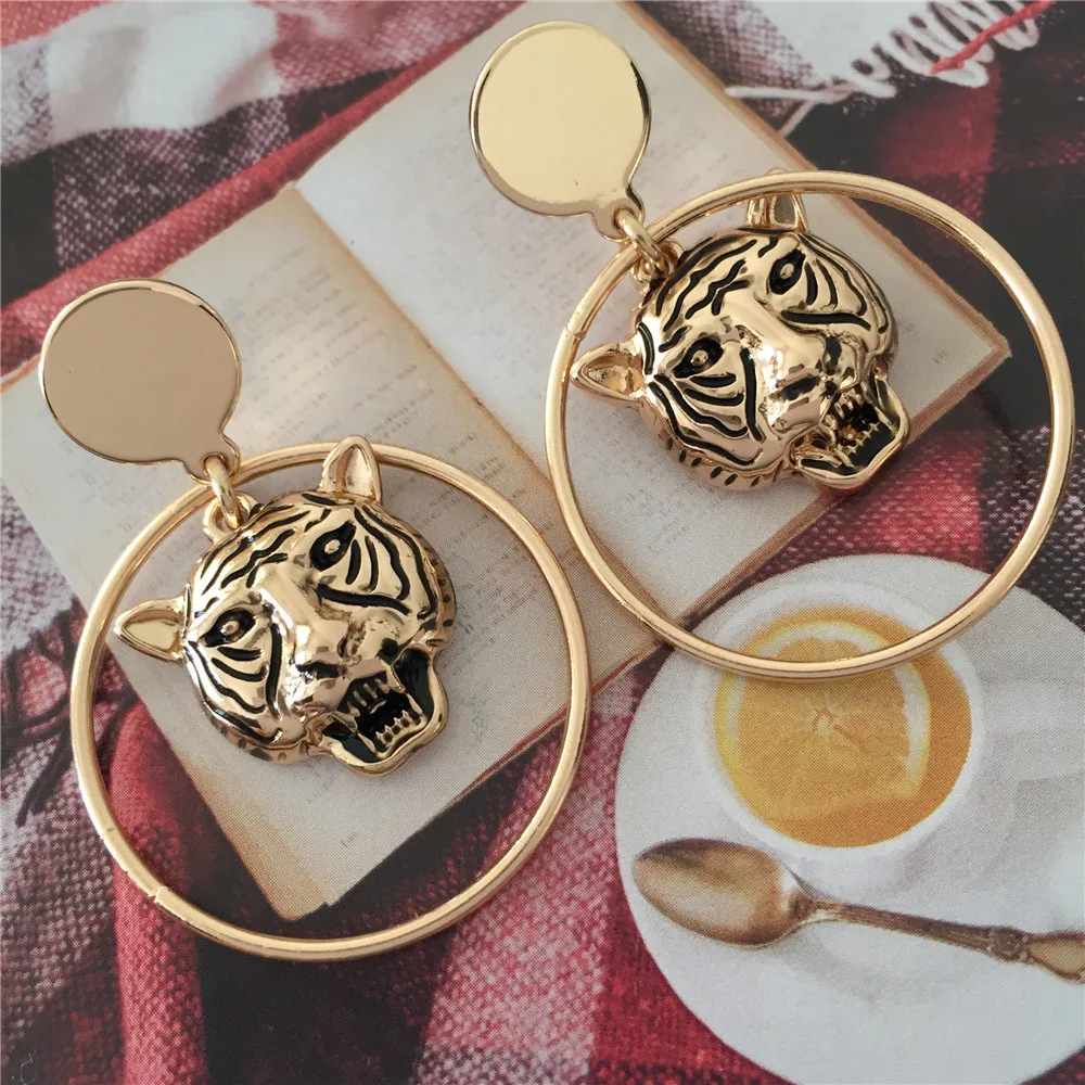 Cute Tiger and Leopard Pendant Drop Dangle Statement Earrings Modern Female Jewelry Metal Geometric Golden Hanging Swing Earring