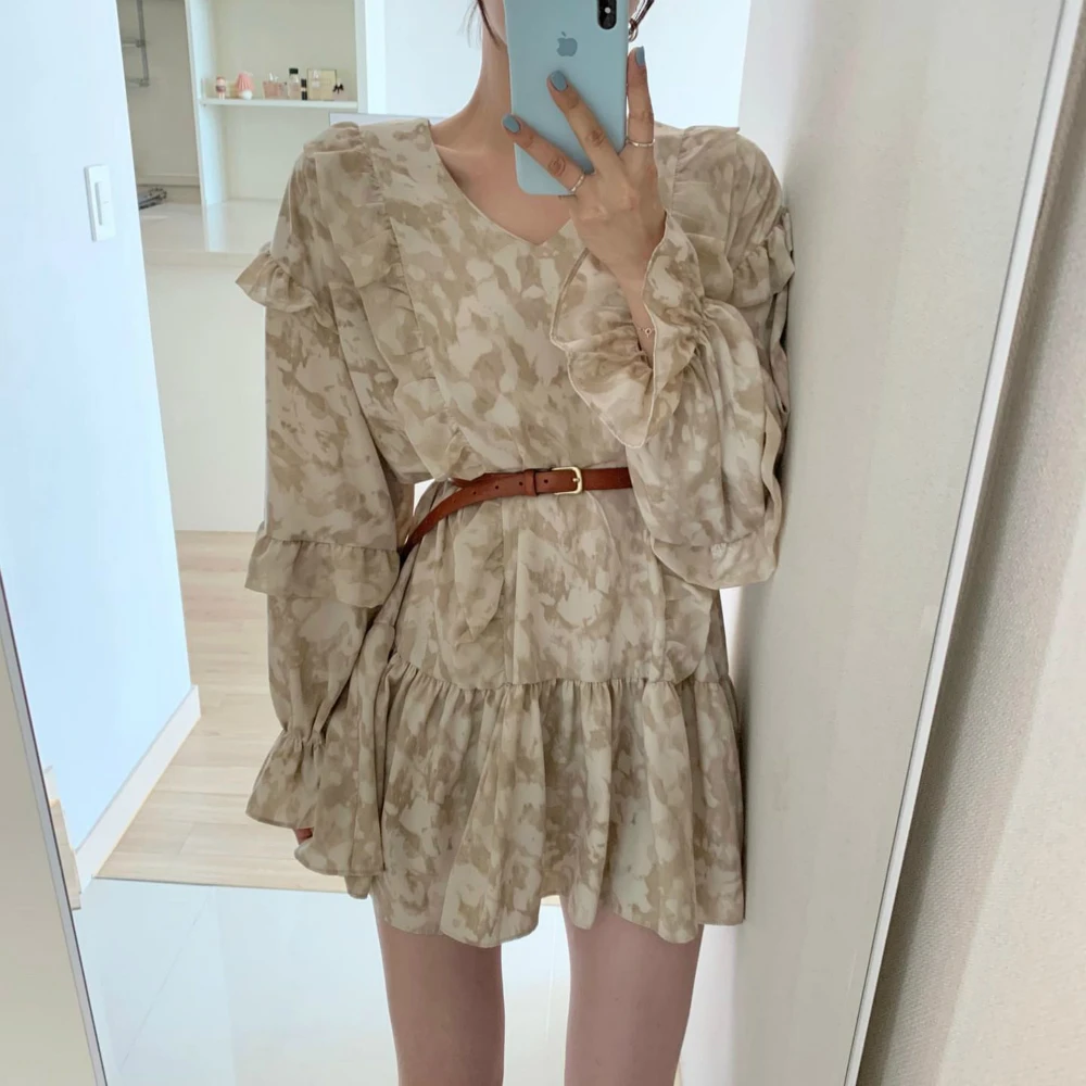 

2021 New Women Summer V Neck Short Floral Dress with Leather Waistbelt Full Sleeve Ruffle Hem Pullover Mini Dresses