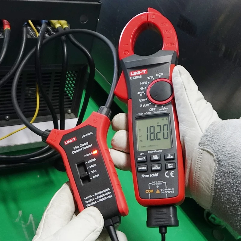 UNI-T UT208B 1000A Vero RMS Digital Clamp Meter; di alta precisione ad alta corrente intelligente display digitale clamp meter UT206B/207B