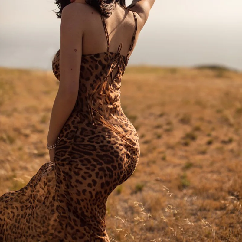 Women's leopard print V-shaped cross section sexy tight long skirt, beach strap skirt, backless leopard print dress