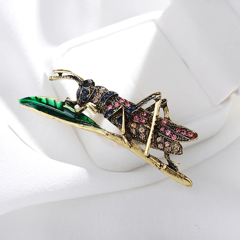 Vintage Grasshopper Fish Horse Bird Cat Flamingo Elephant Brooches For Women Cute Insect Brooch Pin Winter Coat Accessories Gift