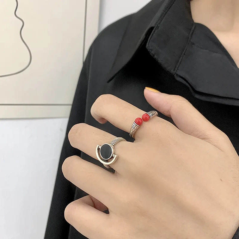 QMCOCO Silver Color Fashion Charms Black Round Ring Fashion Creative Moon Geometric Vintage Punk Party Women Jewelry Gift