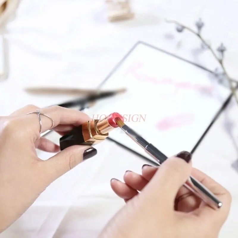 Mane Flat Head Lip Brush Retractable Portable Lip Lipstick Brush Beginner Makeup Concealer Sale