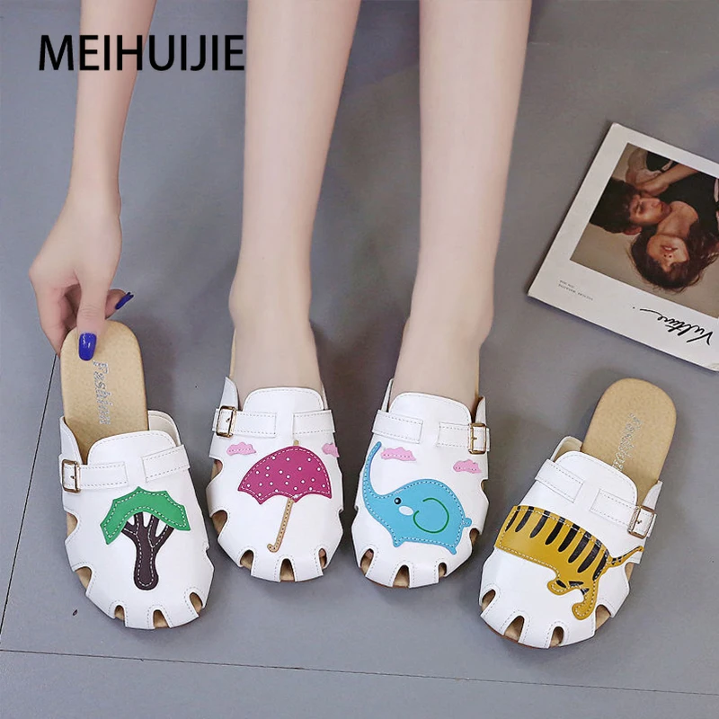 Koreanische Krankenschwester Clogs Medizinische Anti-schleudern Flache Schuhe frauen Loch Slipper Non-slip Labor Strand Clogs Atmungs sommer Arbeit