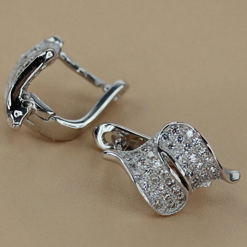 SHUNXUNZE الفاخرة تخفيض السعر بيع بوهيميا المشاركة أقراط للنساء نماذج الانفجار الأبيض مكعب زركونيا الروديوم مطلي R3238