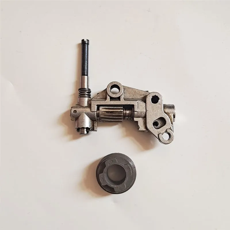 Oil Pump / Worm for Shindaiwa 488 488EC1 488EMC 490EC1 490EPA 2 575 577 695 Gasoline Chainsaw 2 Stroke Engine Garden Tools Parts