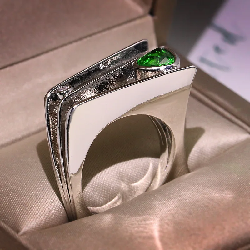 2021 NEW Trend S925 Geometric Twisted Wave Finger Rings Women Bezel Green Zircon Wedding Engagement Punk Silver Color Jewelry