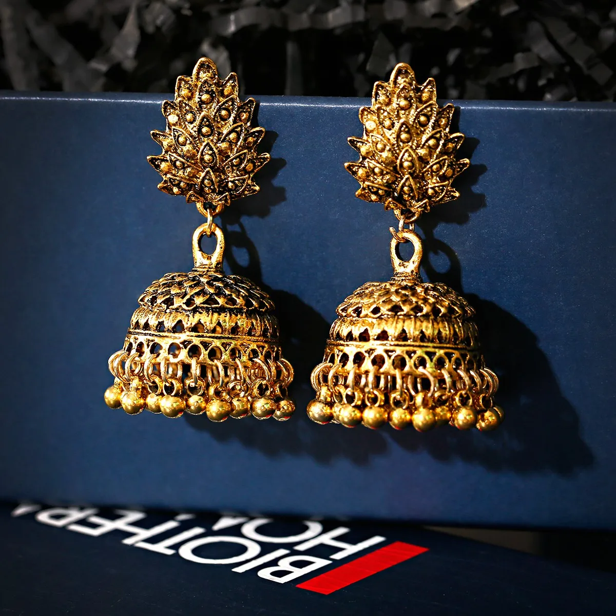 Bohemia Retro Gold Color Earrings Alloy Tassel Beads Pearl Bell Ear Stud for Women Peacock Style Indian Jewelry Jhumka Jhumki