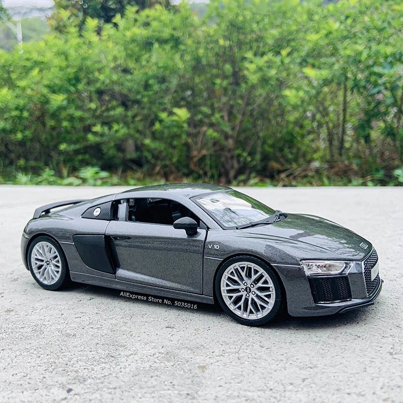 Maisto 1:24 Audi R8 V10 Plus sports Titanium gray car Die-cast alloy car model crafts decoration collection toy tools gift