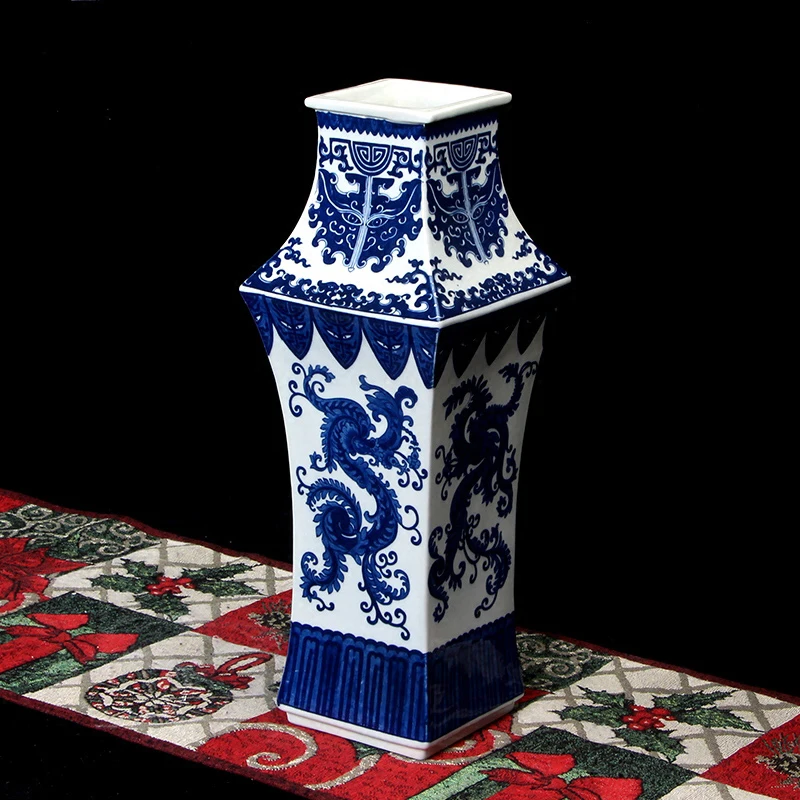 Archaic Blue And White Ceramic Chinese Decorative Flower Table Porcelain Vase