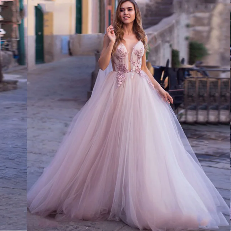 Customized V-neck Boho Wedding Dress Flowers Light Purple Beach Bride Tulle Bridal Gowns Long Train vestidos de noiva