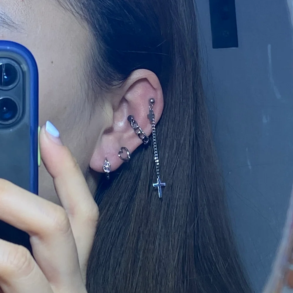 Immagine 4: 1 pz in acciaio inox elica Piercing conchiglia orecchino croce ciondola catena cartilagine Body Piercing gioielli 16G1.2mm Punk coreano assonnato