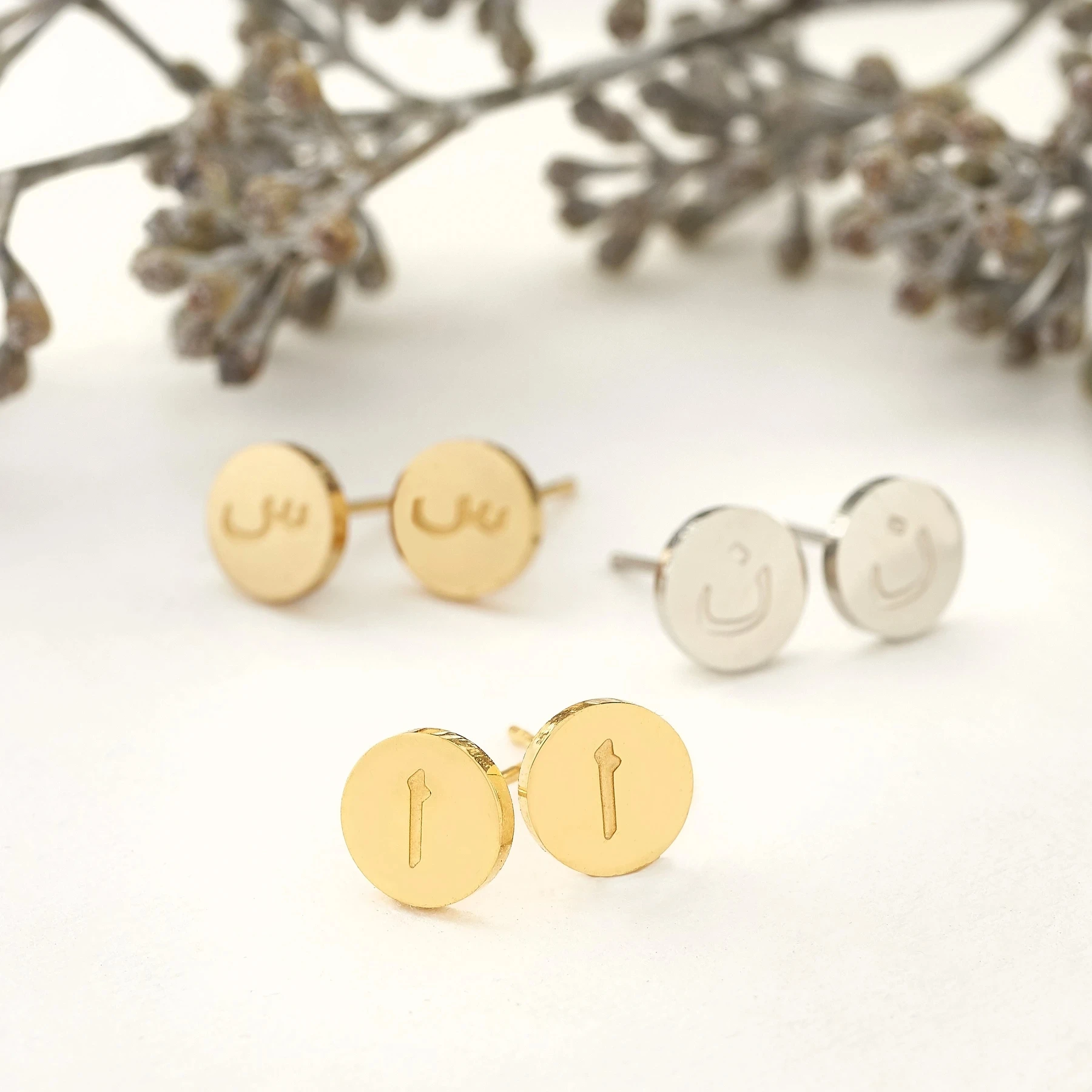 Pendientes de letra árabe con nombre personalizado para mujer, de acero inoxidable tachuelas, pendientes con iniciales, Piercing, joyería para amigos